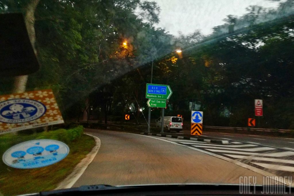 Junction just after Exit of highway - シンガポールで免許を取得
