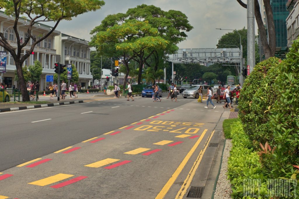 Bus-Lane - シンガポールで免許を取得
