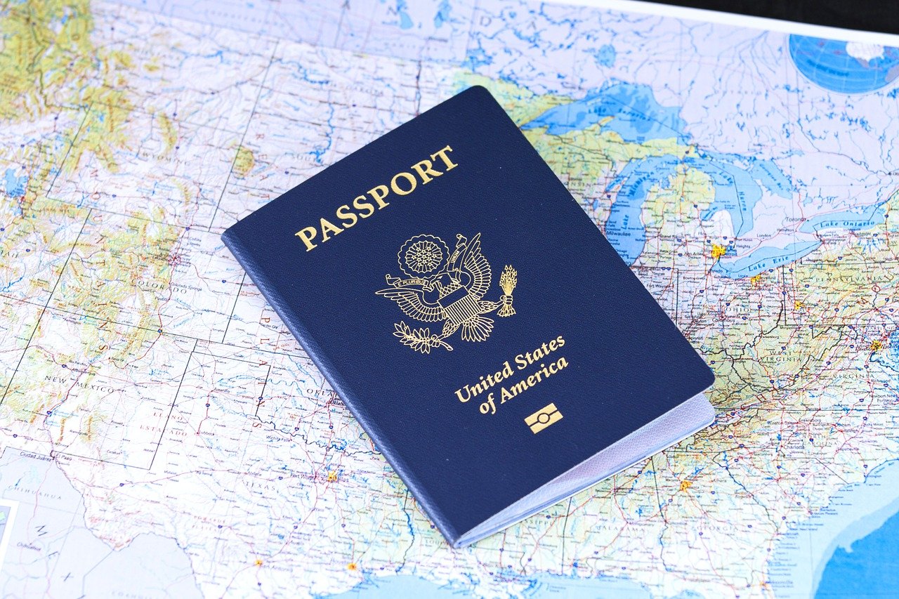 海外単身赴任荷物 - パスポート