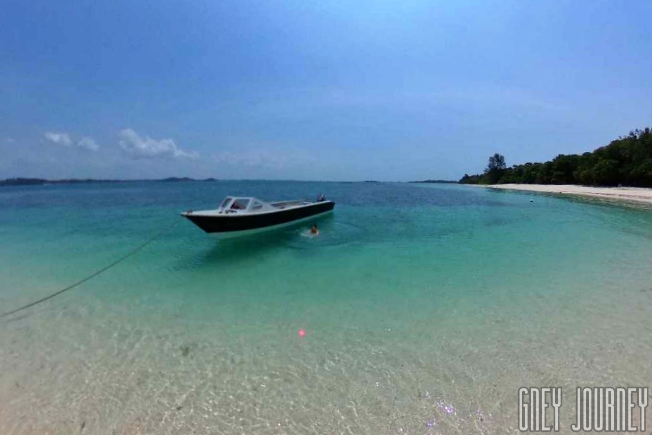 Boat to White Sand Island