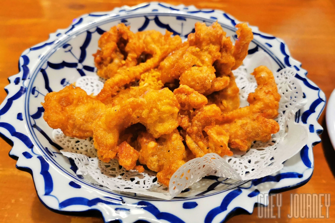 deep fried pork with garlic